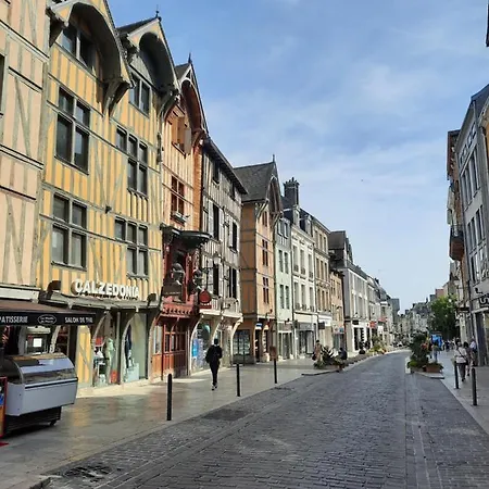 Apartment 70m² 3 Avec 3 Lits 2 Places Troyes